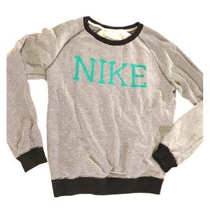 Nike sweatshirt crew neck